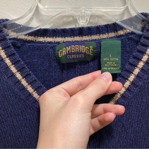 Vintage Cambridge Classics Men’s 100% Cotton V-Neck Knit Sweater - Picture 3 of 7